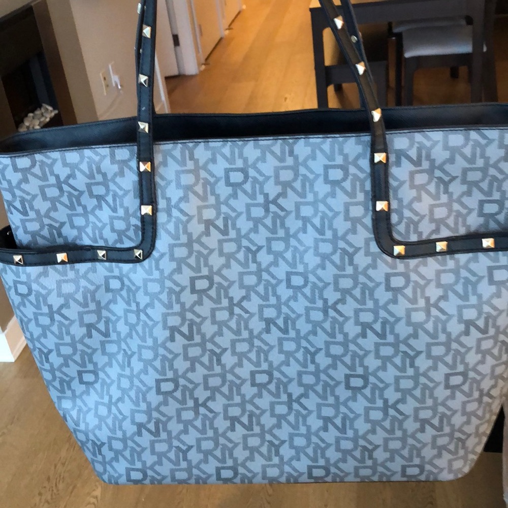 DKNW Shoulder bag